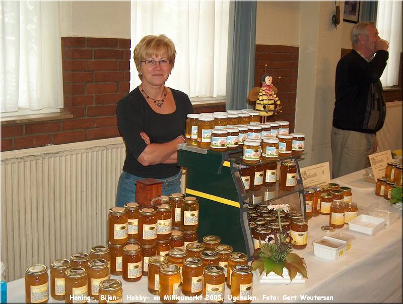 HPIM8816.JPG  Honing-, Bijen-, Hobby- en Millieumarkt 2005, Ugchelen