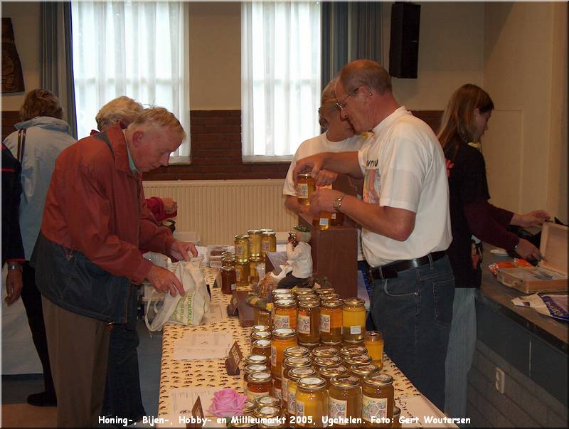 HPIM8820.JPG  Honing-, Bijen-, Hobby- en Millieumarkt 2005, Ugchelen