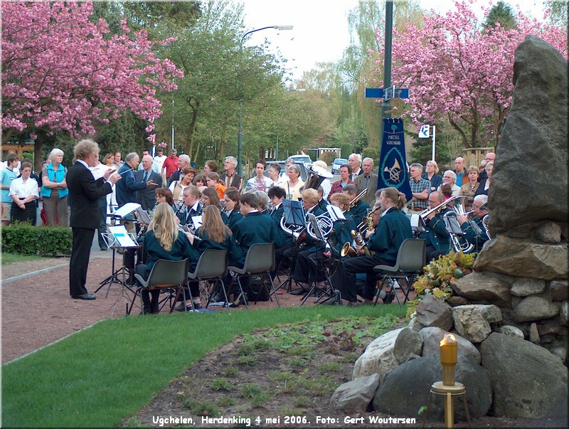 HPIM0427.JPG Ugchelen, Herdenking 4 mei 2006