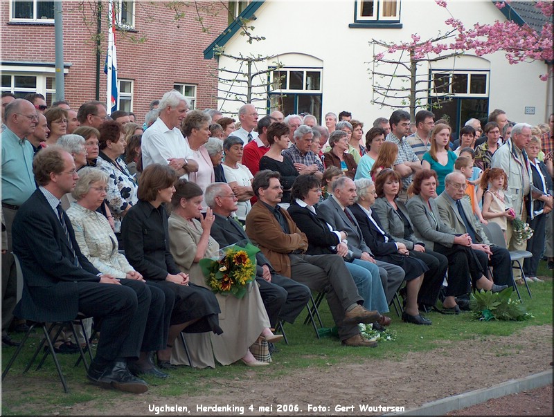 HPIM0430.JPG Ugchelen, Herdenking 4 mei 2006