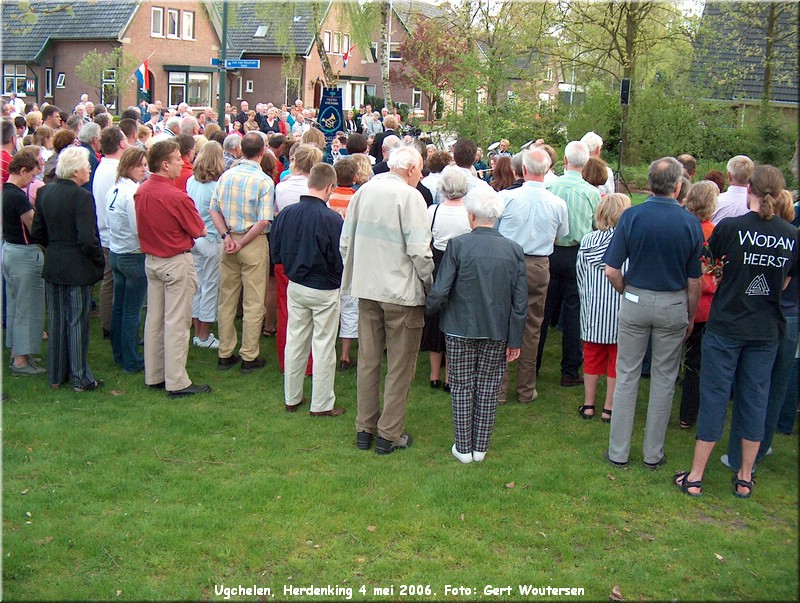 HPIM0432.JPG Ugchelen, Herdenking 4 mei 2006