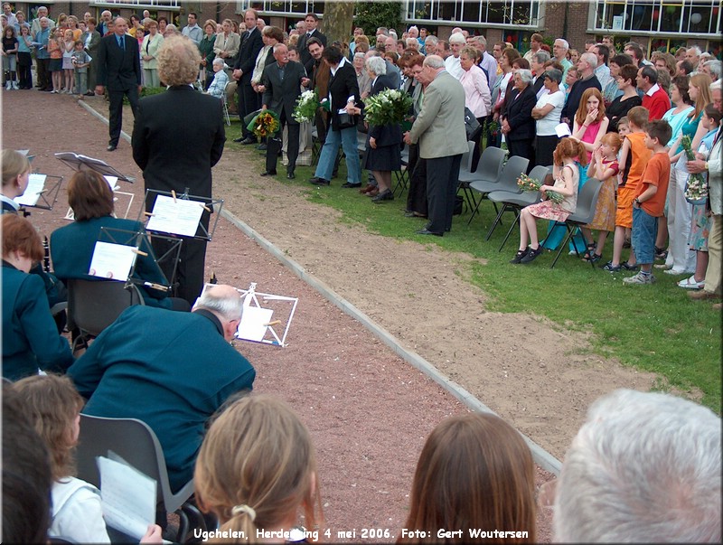 HPIM0441.JPG Ugchelen, Herdenking 4 mei 2006