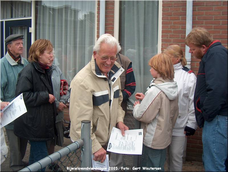 HPIM7583.JPG  Rijwielavondvierdaagse 2005