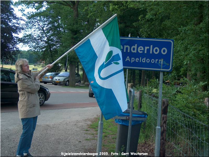 HPIM7655.JPG  Rijwielavondvierdaagse 2005