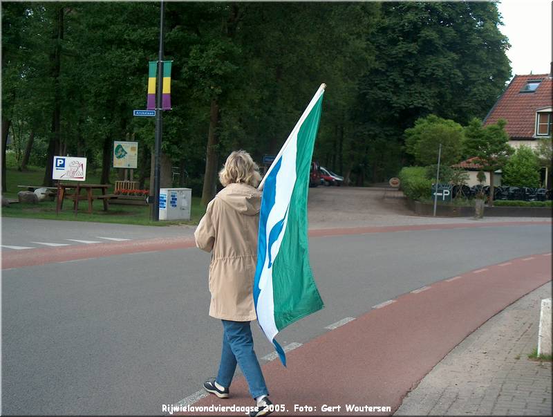 HPIM7656.JPG  Rijwielavondvierdaagse 2005