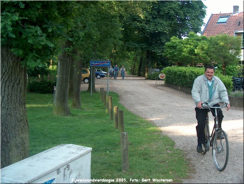 HPIM7671.JPG  Rijwielavondvierdaagse 2005