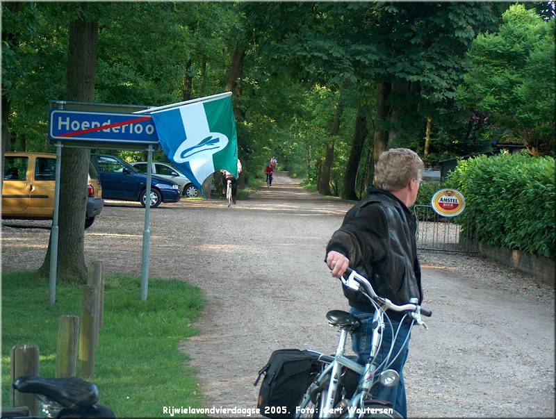 HPIM7677.JPG  Rijwielavondvierdaagse 2005