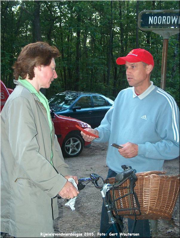 HPIM7770.JPG  Rijwielavondvierdaagse 2005