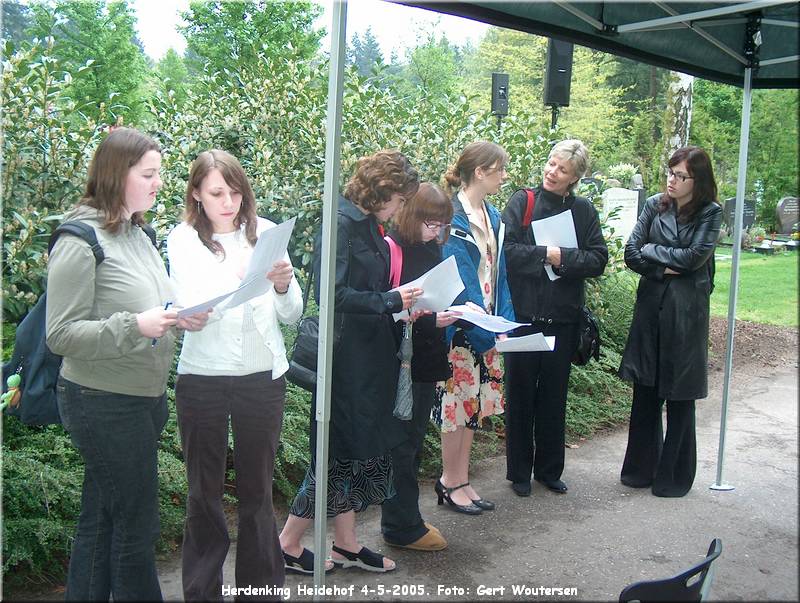 HPIM6042.JPG  Herdenking Heidehof Ugchelen 4-5-2005