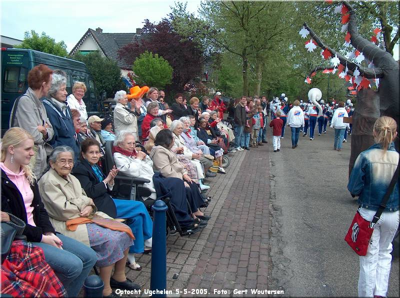 HPIM6234.JPG  Optocht Ugchelen 5-5-2005