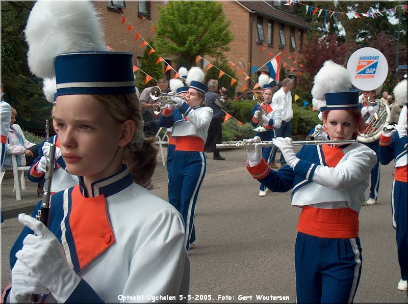 HPIM6243.JPG  Optocht Ugchelen 5-5-2005