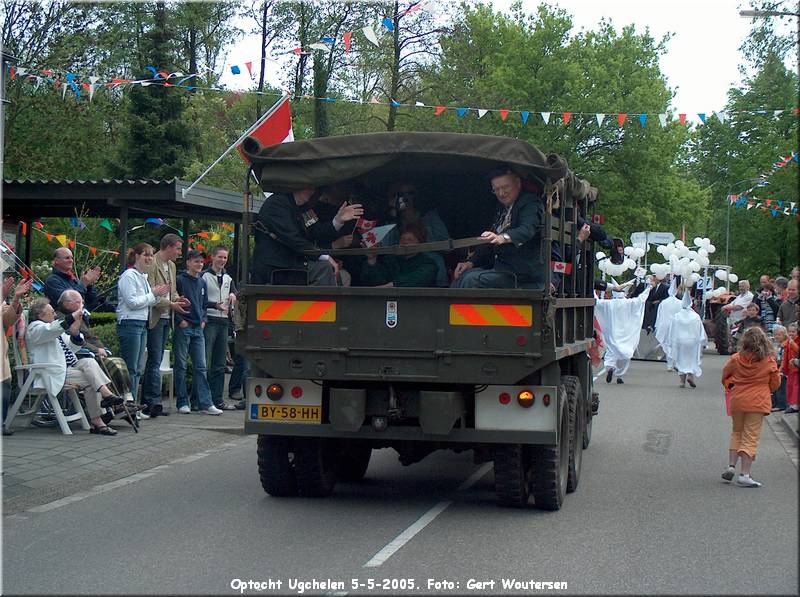 HPIM6290.JPG  Optocht Ugchelen 5-5-2005