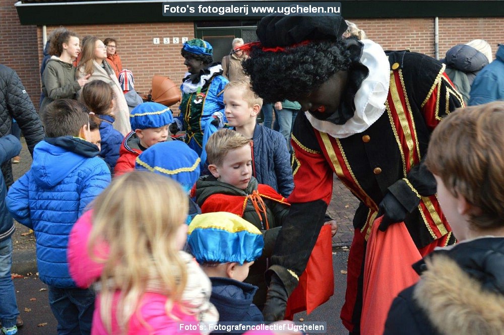 Bron19-Sinterklaasintocht-2017-TL-11.jpg