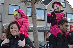 Bron19-Sinterklaasintocht-2017-TL-04.jpg