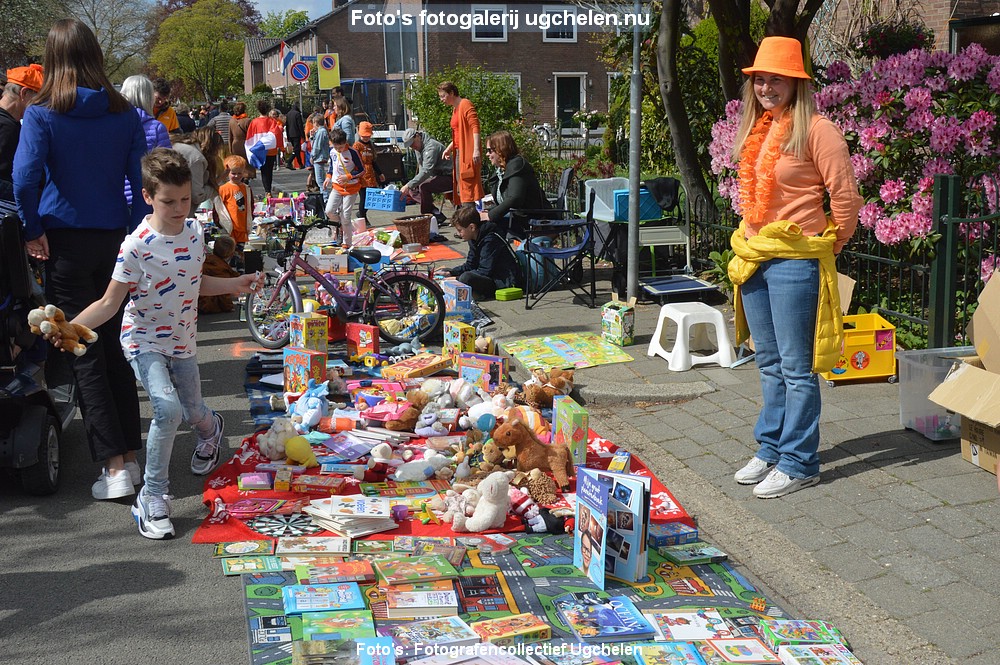 Bron08-04-Koningsdag-Kleedjesmarkt-TL-6183.jpg