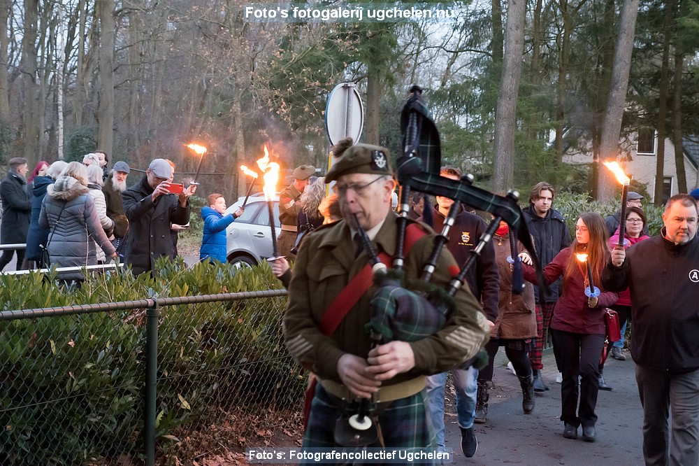 Lichtjes op Oorlogsgraven Heidehof 2022-HM-1001932.jpg