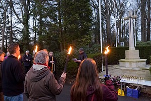 Lichtjes op Oorlogsgraven Heidehof 2022-HM-1001948.jpg