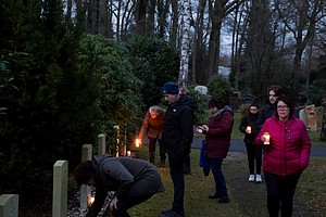 Lichtjes op Oorlogsgraven Heidehof 2022-HM-1001959.jpg