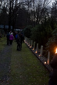 Lichtjes op Oorlogsgraven Heidehof 2022-HM-1001960.jpg
