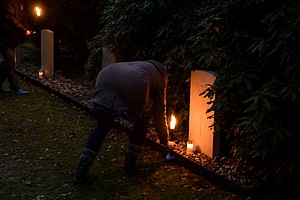 Lichtjes op Oorlogsgraven Heidehof 2022-HM-1001961.jpg