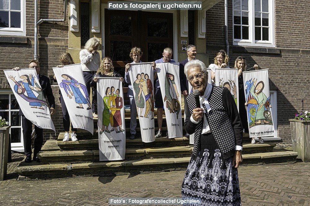 3b. De non met de banieren.jpg