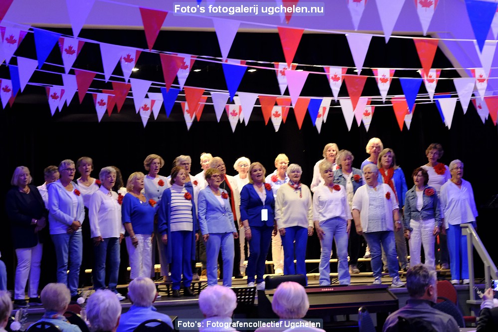 2025-13-05 Twee koren dorpshuis 1.JPG