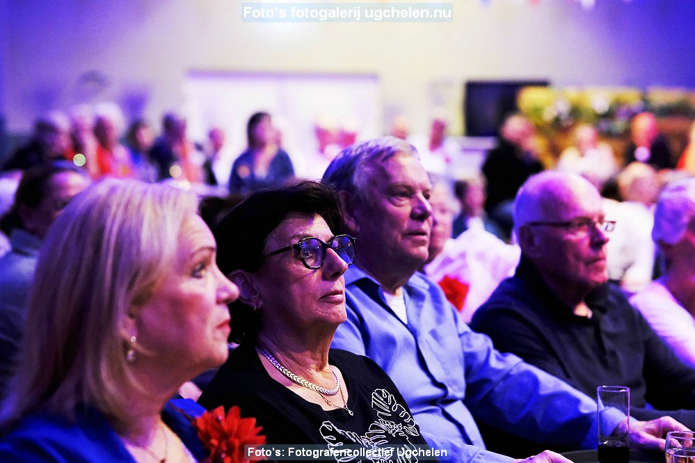 2025-13-05 Twee koren dorpshuis 3.JPG