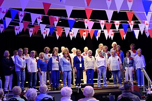 2025-13-05 Twee koren dorpshuis 1.JPG