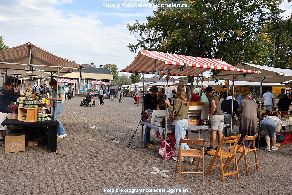 2025-09-20 Honingmarkt (03).JPG
