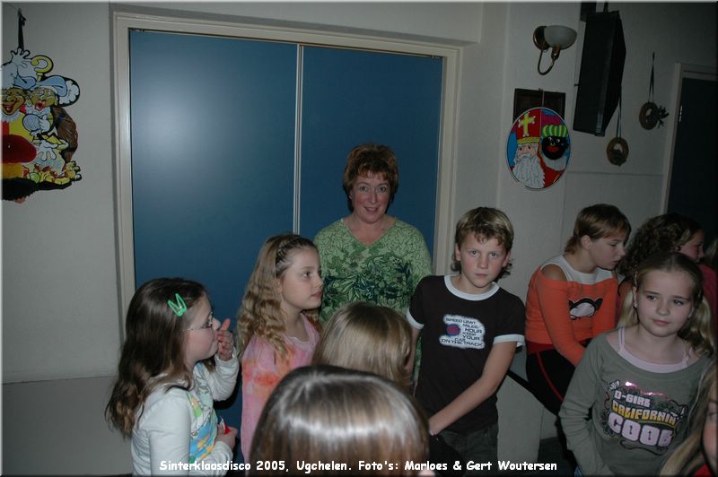 C050_DSC_3410.JPG Sinterklaasdisco 2005, Ugchelen