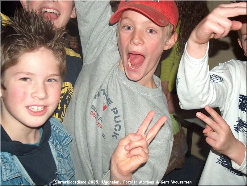 C051_HPIM9400.JPG Sinterklaasdisco 2005, Ugchelen