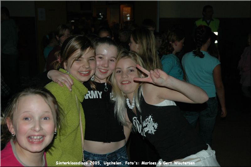 C081_DSC_3426.JPG Sinterklaasdisco 2005, Ugchelen