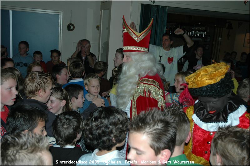 C101_DSC_3439.JPG Sinterklaasdisco 2005, Ugchelen