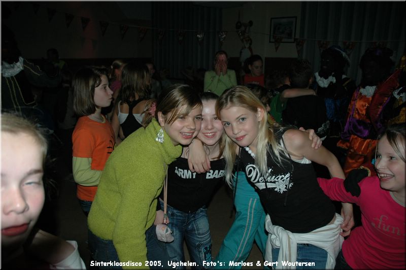 C106_DSC_3443.JPG Sinterklaasdisco 2005, Ugchelen