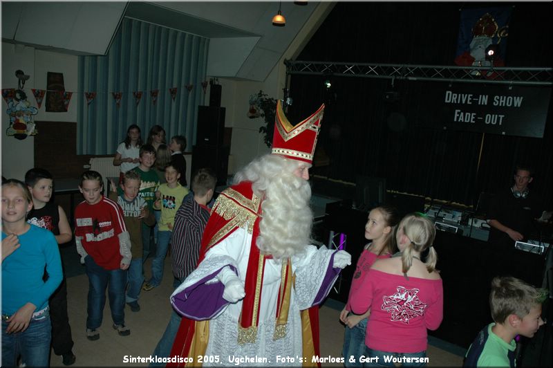 C111_DSC_3445.JPG Sinterklaasdisco 2005, Ugchelen