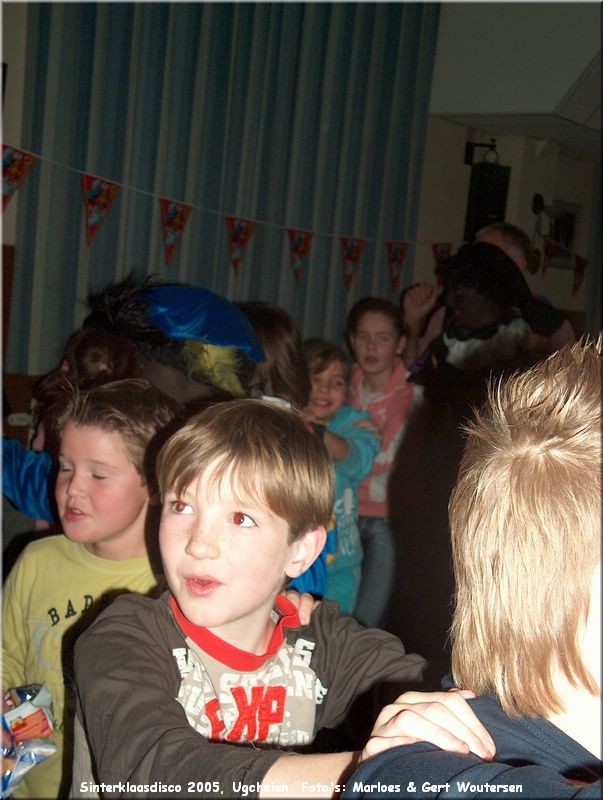 C116_HPIM9427.JPG Sinterklaasdisco 2005, Ugchelen