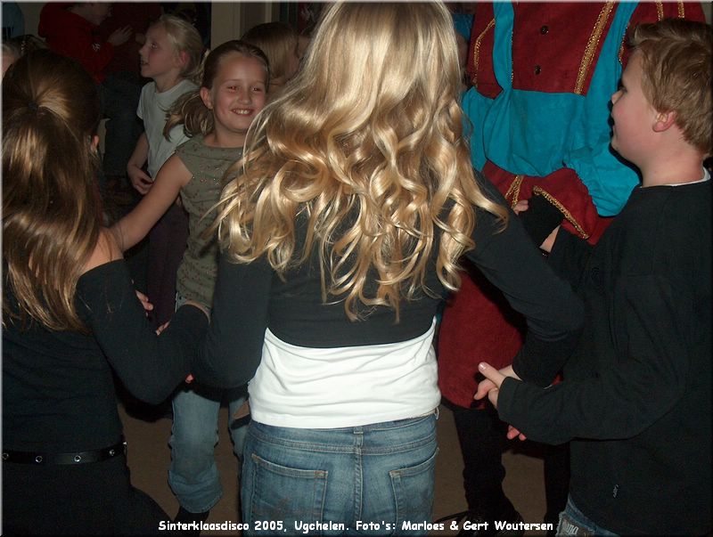 C174_HPIM9445.JPG Sinterklaasdisco 2005, Ugchelen