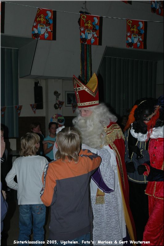 C177_DSC_3490.JPG Sinterklaasdisco 2005, Ugchelen