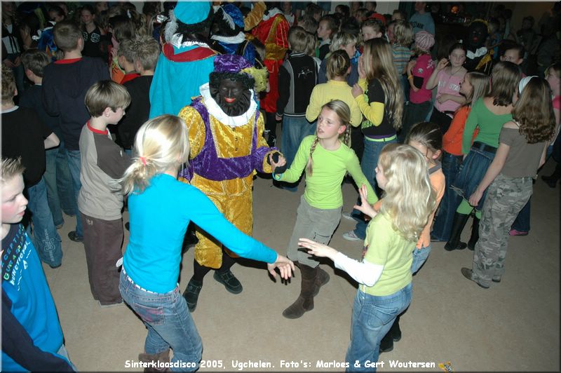 C193_DSC_3502.JPG Sinterklaasdisco 2005, Ugchelen