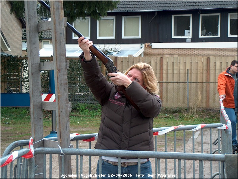 05_HPIM0184.JPG Ugchelen, Vogelschieten 22-04-2006