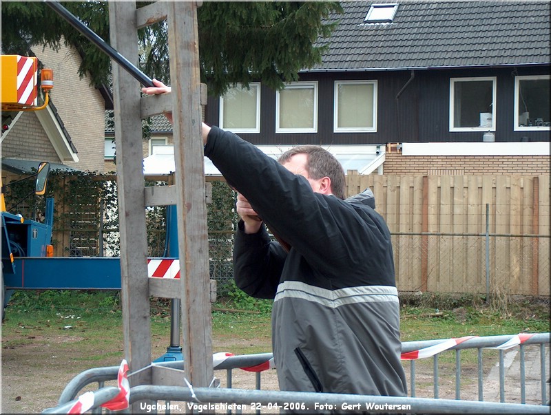 05_HPIM0196.JPG Ugchelen, Vogelschieten 22-04-2006