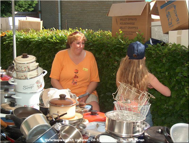 HPIM7435.JPG  Waterloopleinmarkt Ugchelen, 28-5-2005