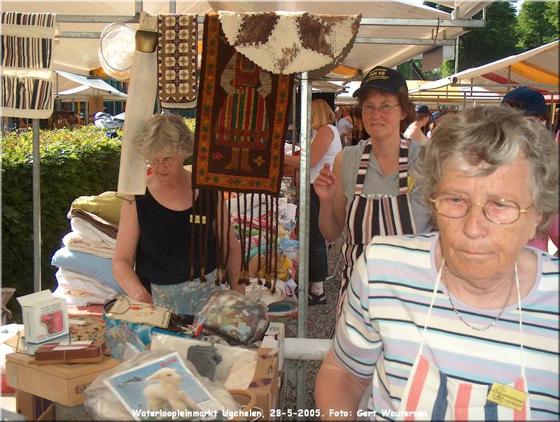 HPIM7436.JPG  Waterloopleinmarkt Ugchelen, 28-5-2005