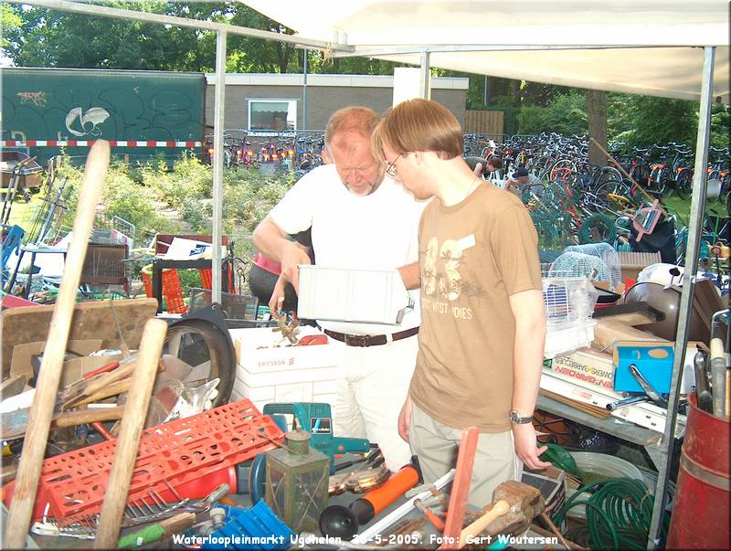 HPIM7444.JPG  Waterloopleinmarkt Ugchelen, 28-5-2005