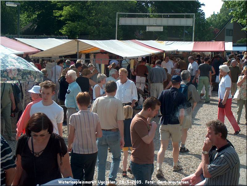 HPIM7477.JPG  Waterloopleinmarkt Ugchelen, 28-5-2005