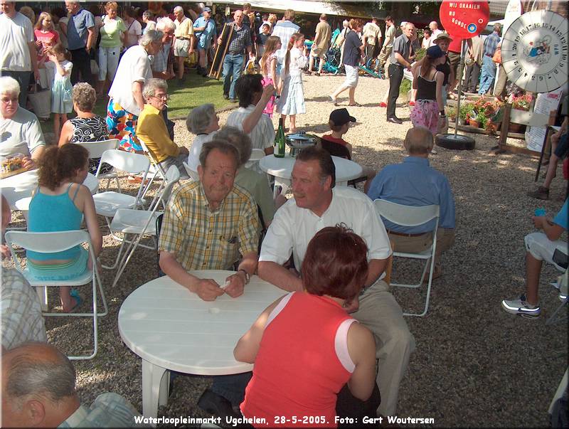 HPIM7483.JPG  Waterloopleinmarkt Ugchelen, 28-5-2005