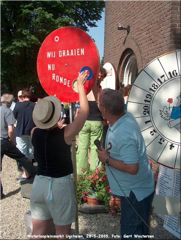 HPIM7484.JPG  Waterloopleinmarkt Ugchelen, 28-5-2005