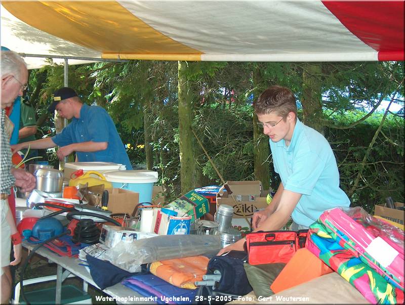 HPIM7486.JPG  Waterloopleinmarkt Ugchelen, 28-5-2005