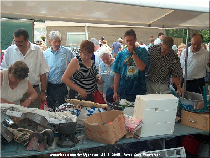 HPIM7500.JPG  Waterloopleinmarkt Ugchelen, 28-5-2005