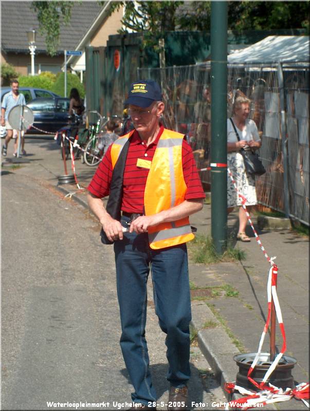 HPIM7509.JPG  Waterloopleinmarkt Ugchelen, 28-5-2005